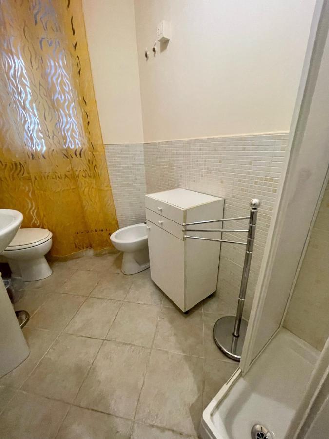 Apartament Dimora Di Maury A Due Passi Dai Trasporti E Da Ballaro Palermo Exterior photo