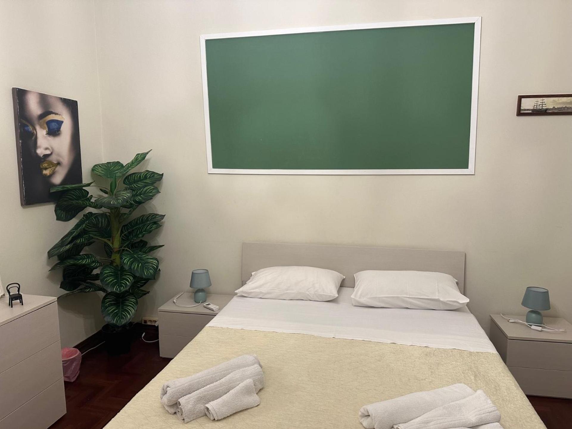 Apartament Dimora Di Maury A Due Passi Dai Trasporti E Da Ballaro Palermo Exterior photo